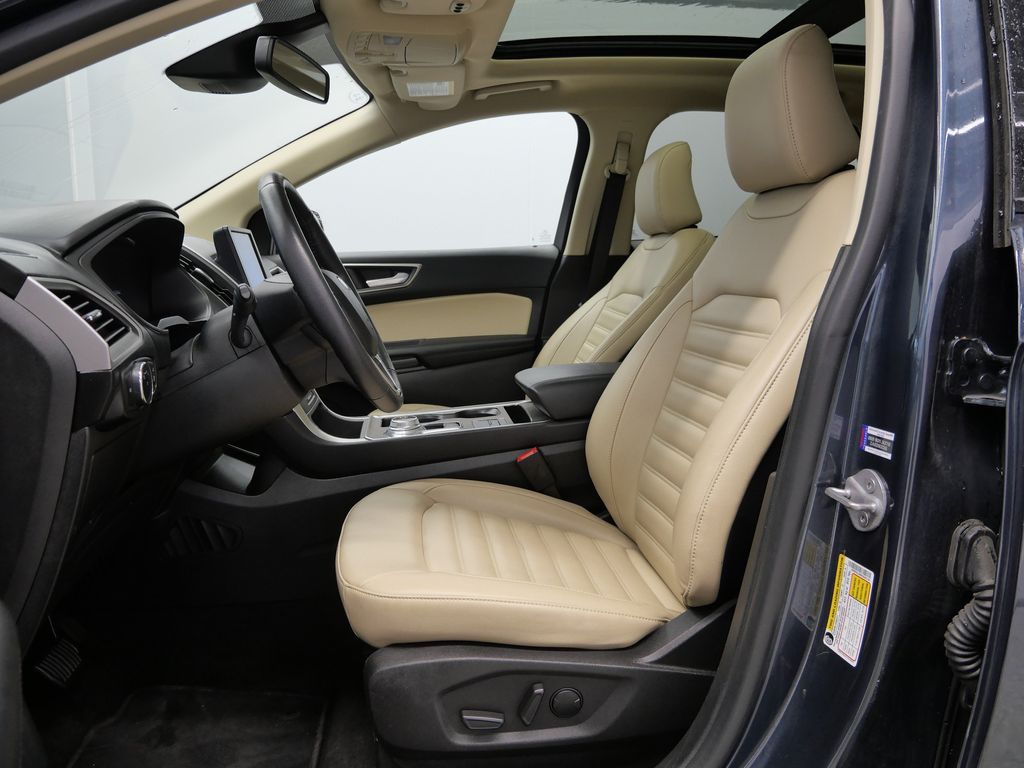 Thumbnail: 2023 Ford Edge - 9