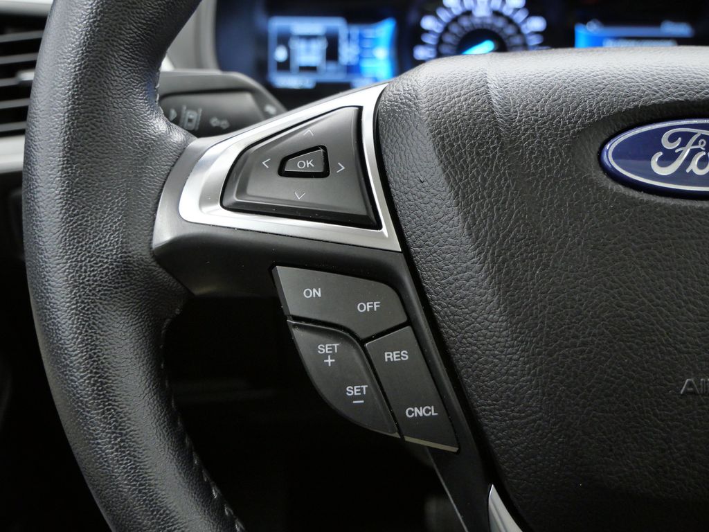 Thumbnail: 2023 Ford Edge - 21