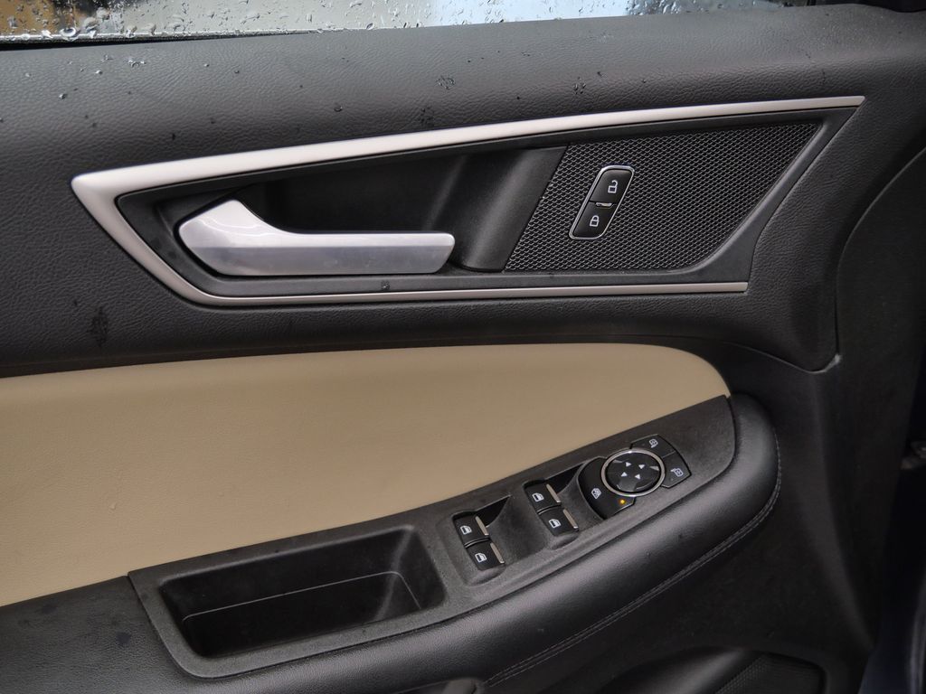 Thumbnail: 2023 Ford Edge - 19