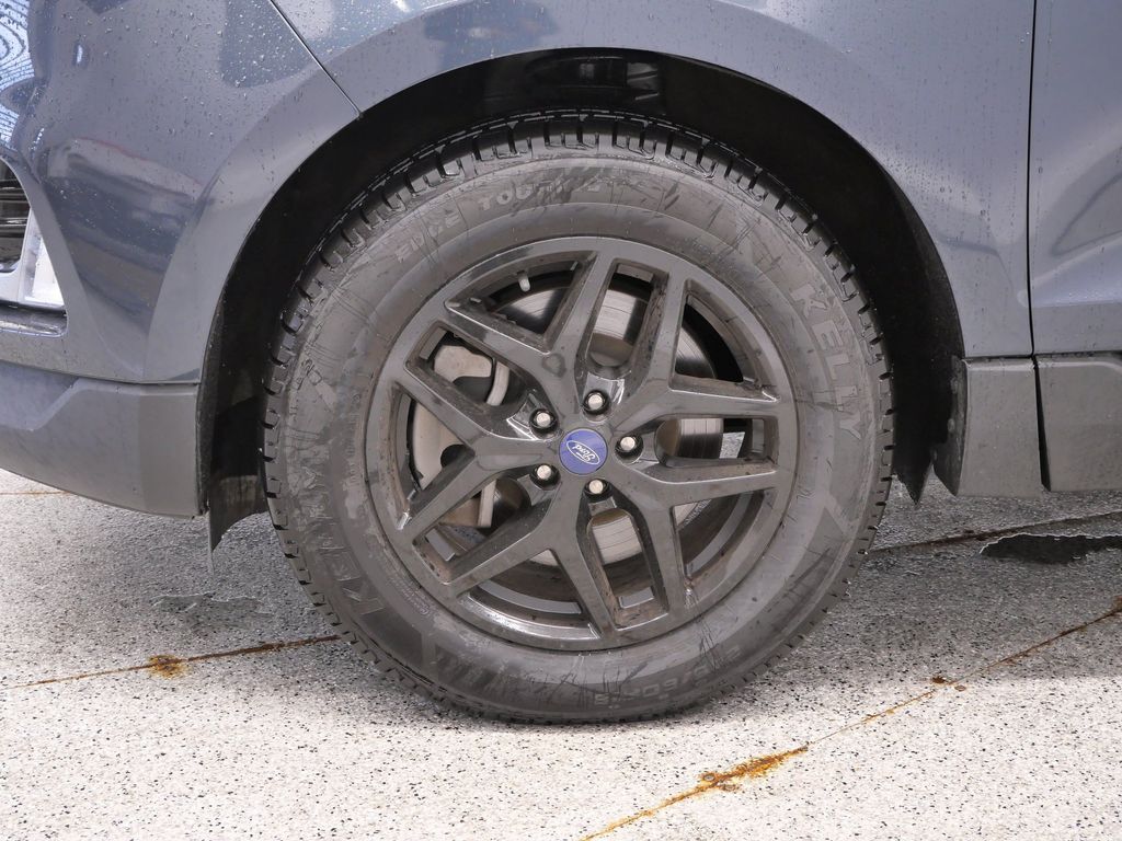 Thumbnail: 2023 Ford Edge - 7