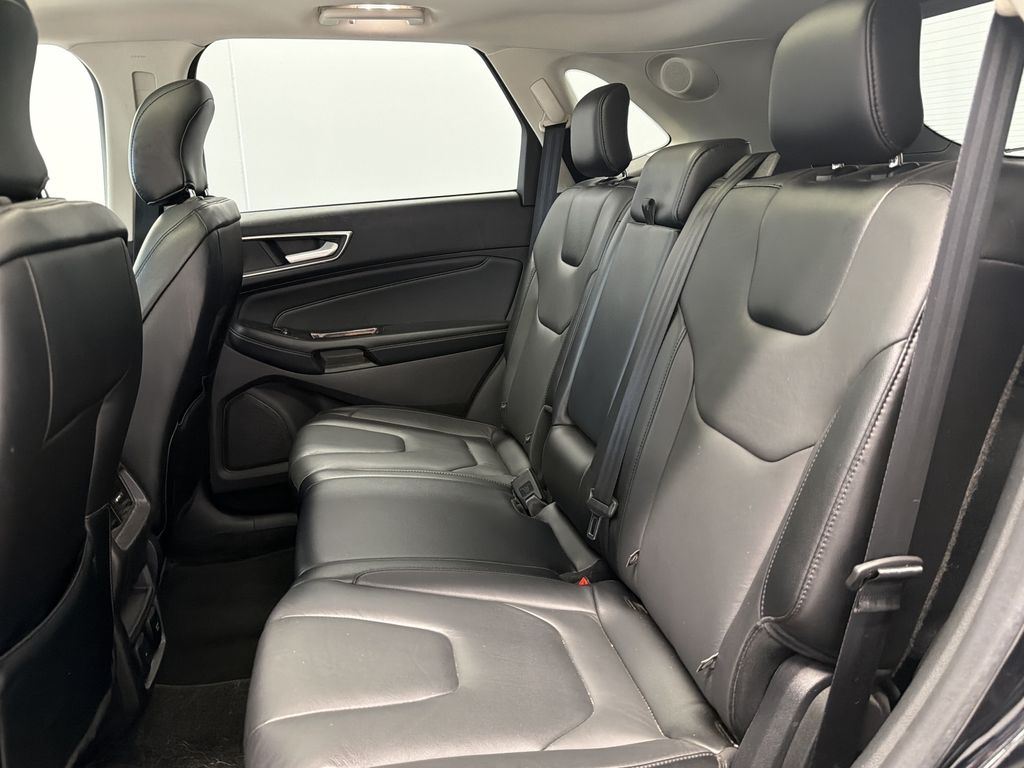 Thumbnail: 2017 Ford Edge - 25