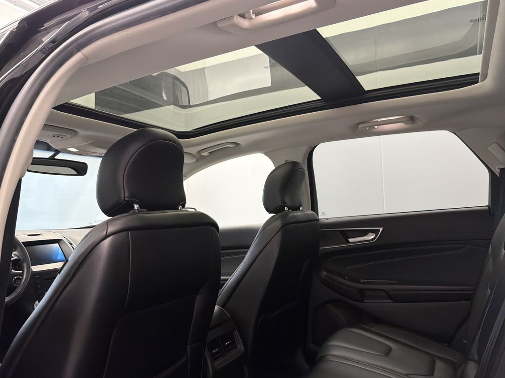 Thumbnail: 2017 Ford Edge - 26