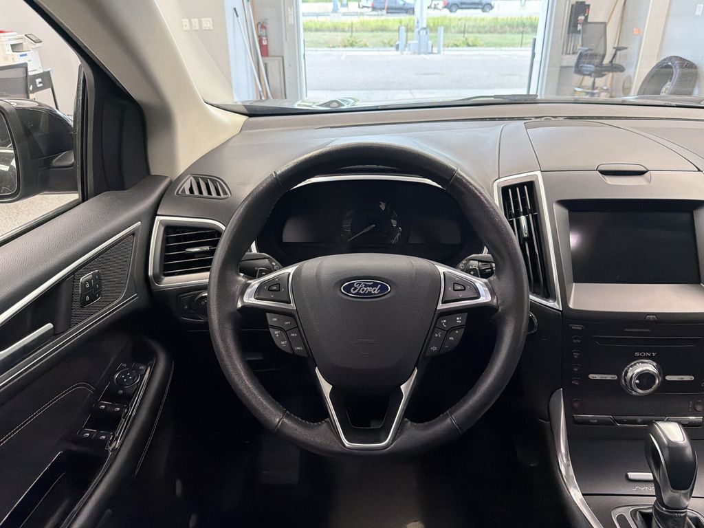 Thumbnail: 2017 Ford Edge - 8