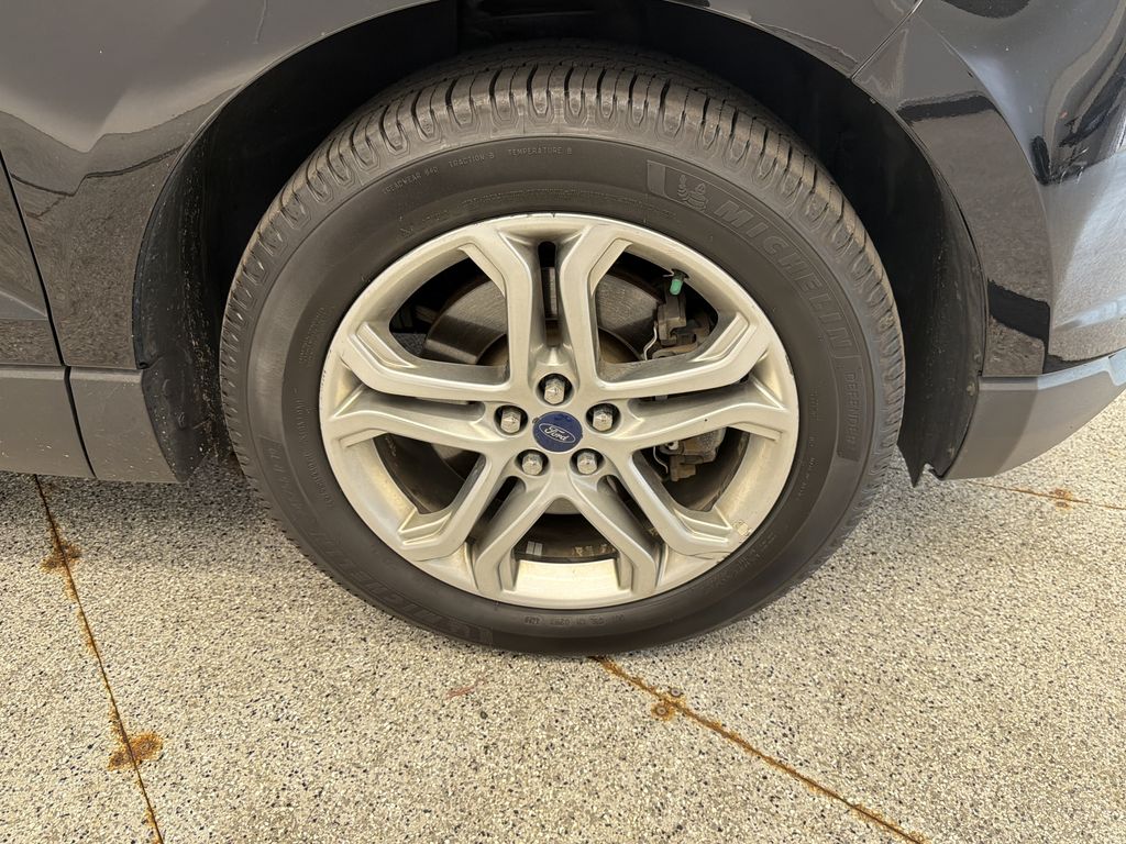 Thumbnail: 2017 Ford Edge - 7