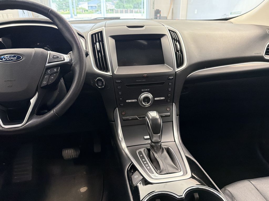 Thumbnail: 2017 Ford Edge - 11
