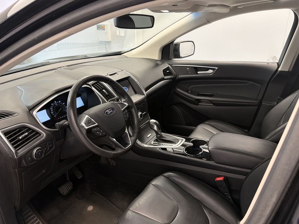 Thumbnail: 2017 Ford Edge - 12