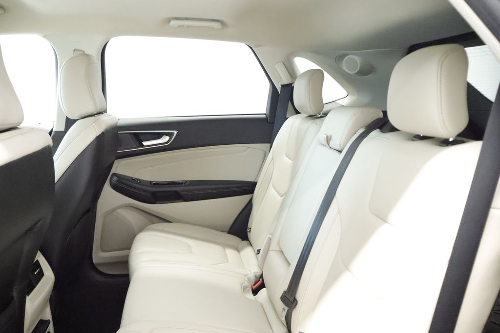 Thumbnail: 2020 Ford Edge - 25