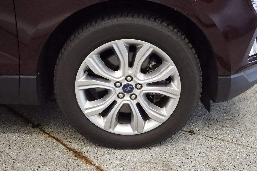 Thumbnail: 2020 Ford Edge - 7