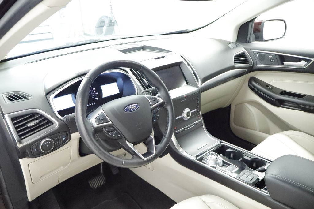 Thumbnail: 2020 Ford Edge - 11
