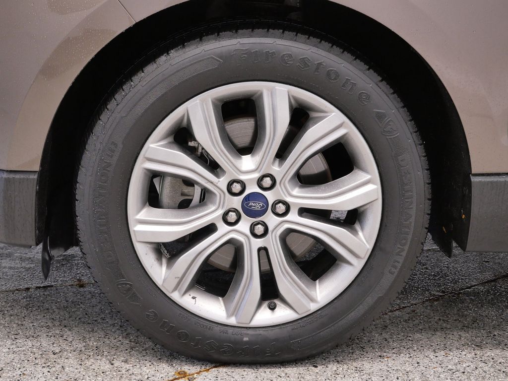 Thumbnail: 2019 Ford Edge - 6