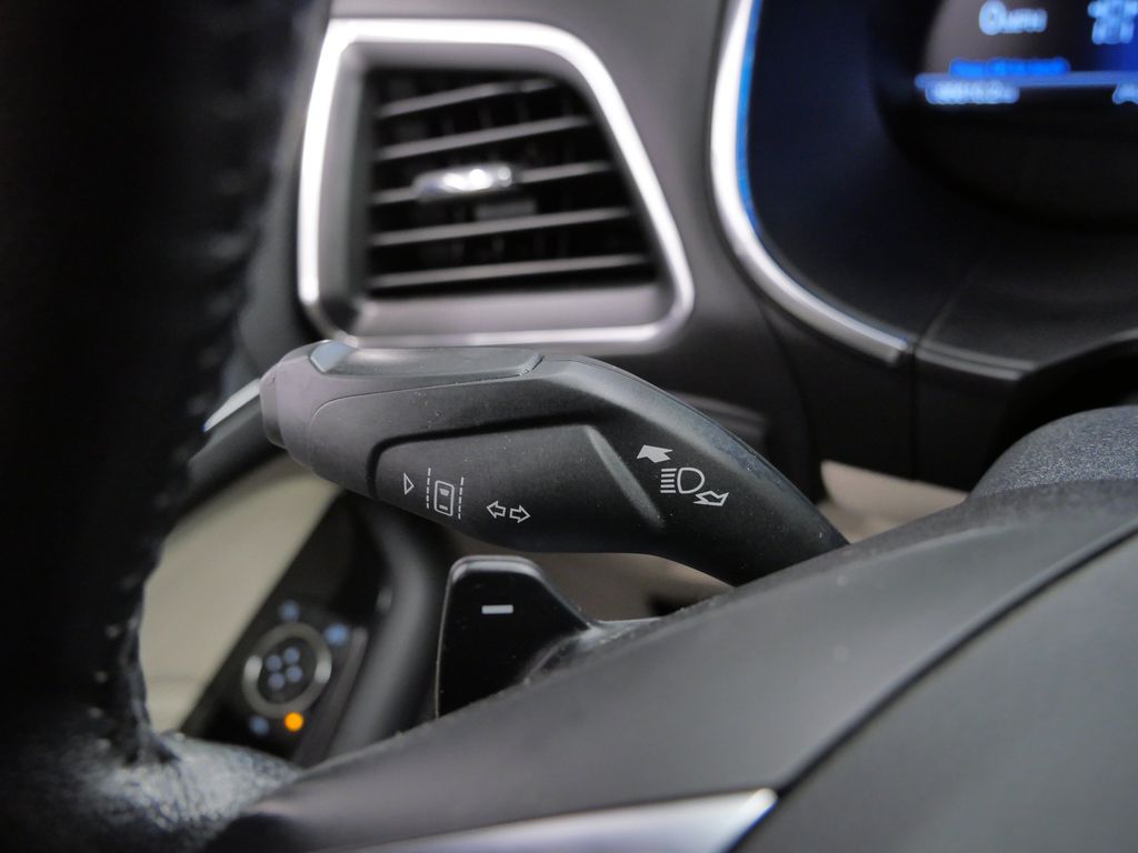 Thumbnail: 2019 Ford Edge - 23