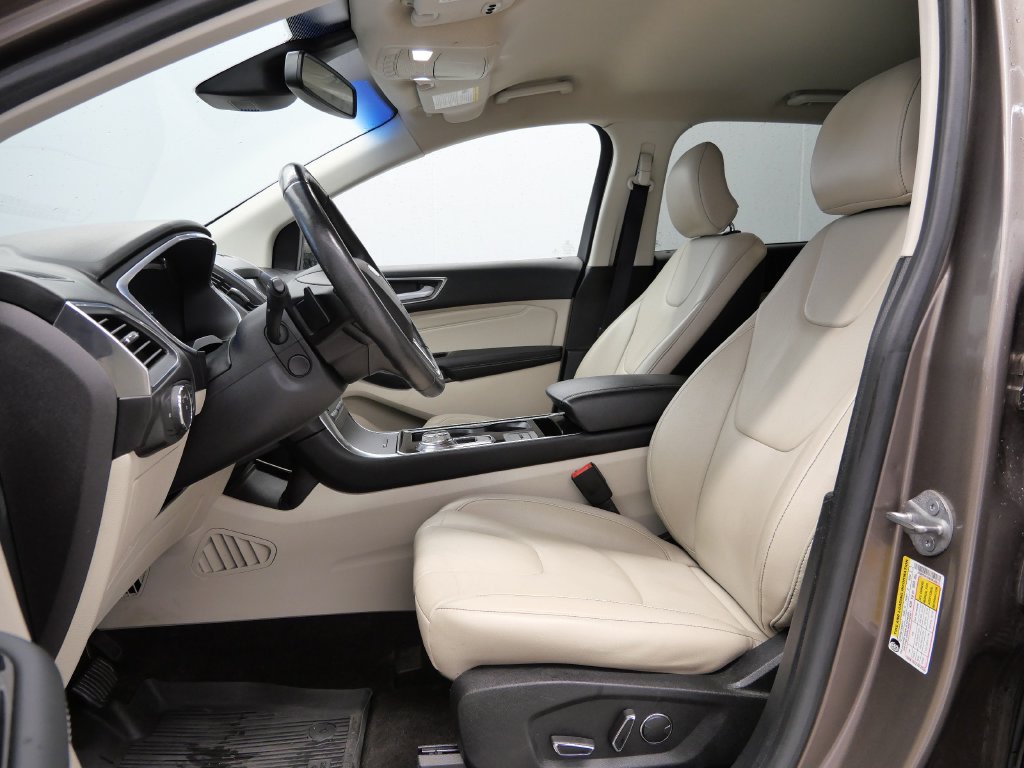 Thumbnail: 2019 Ford Edge - 8