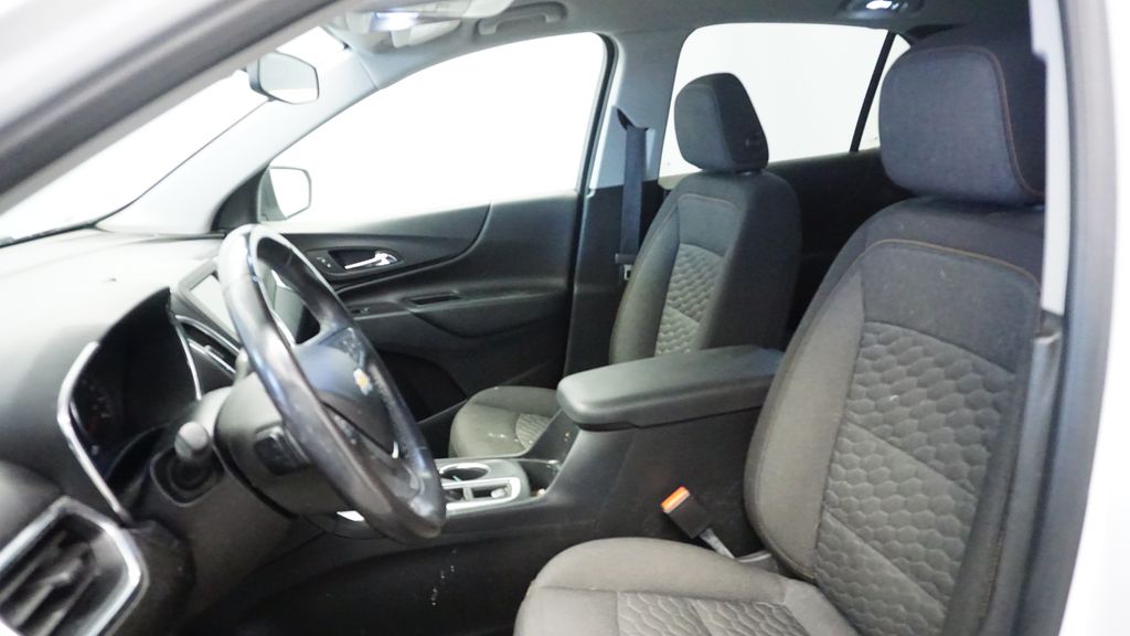 Thumbnail: 2019 Chevrolet Equinox - 10