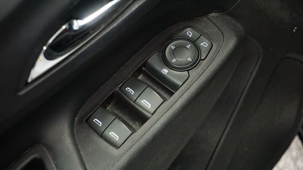 Thumbnail: 2019 Chevrolet Equinox - 26