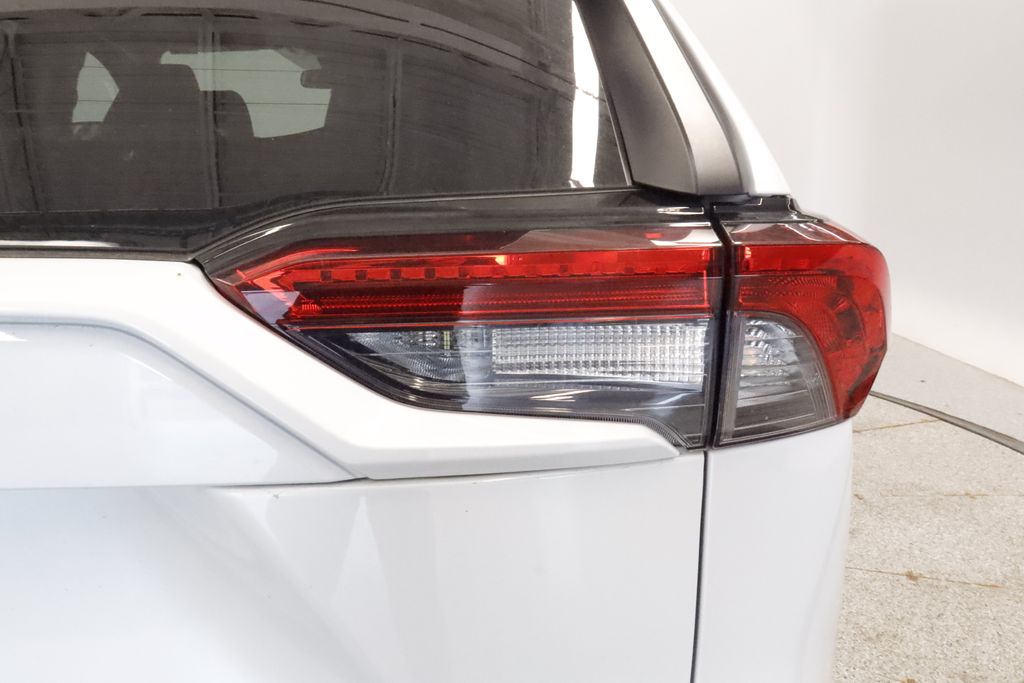 Thumbnail: 2025 Toyota RAV4 - 17