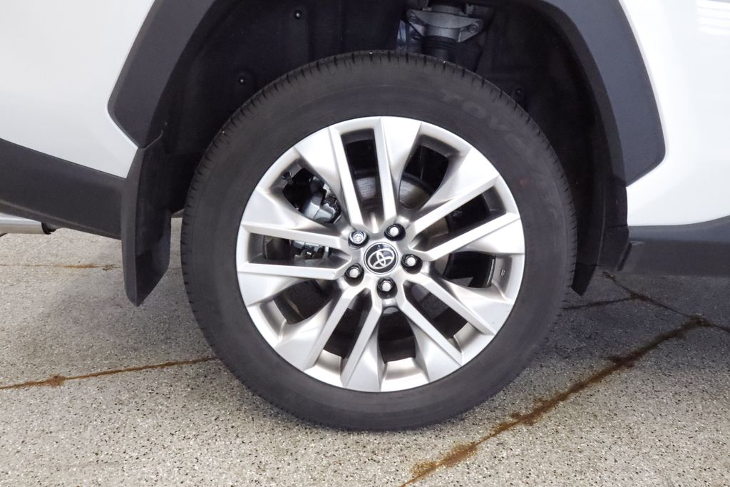 Thumbnail: 2025 Toyota RAV4 - 8
