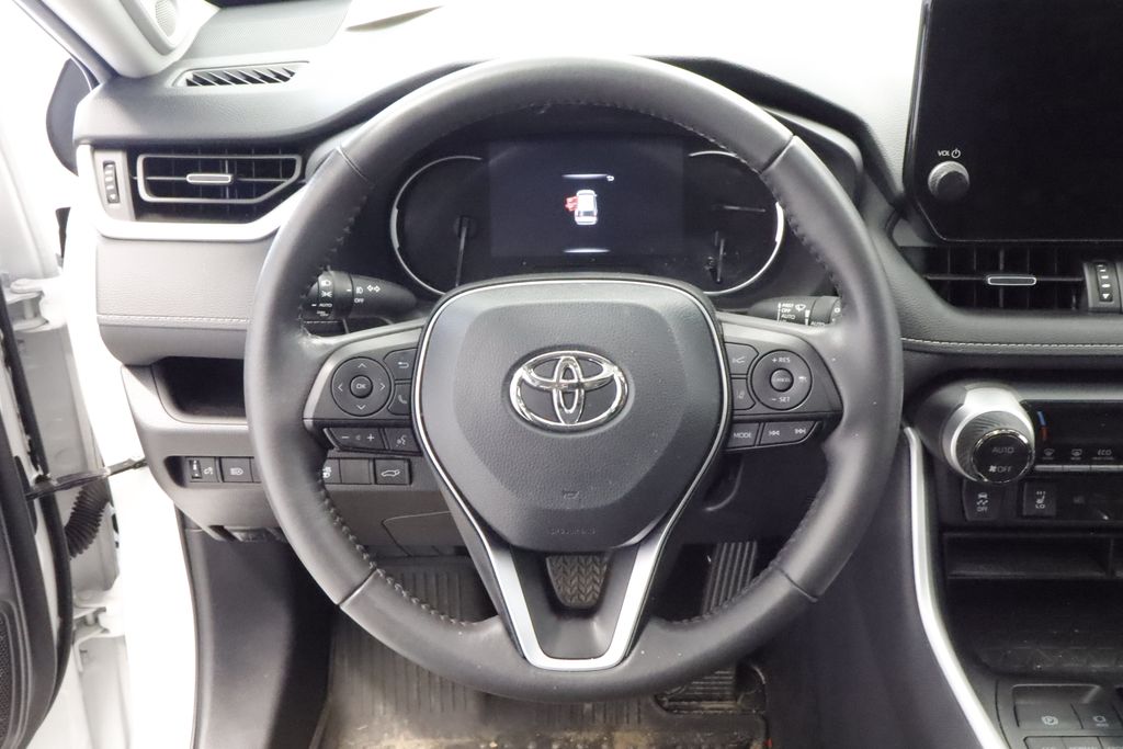 Thumbnail: 2025 Toyota RAV4 - 12
