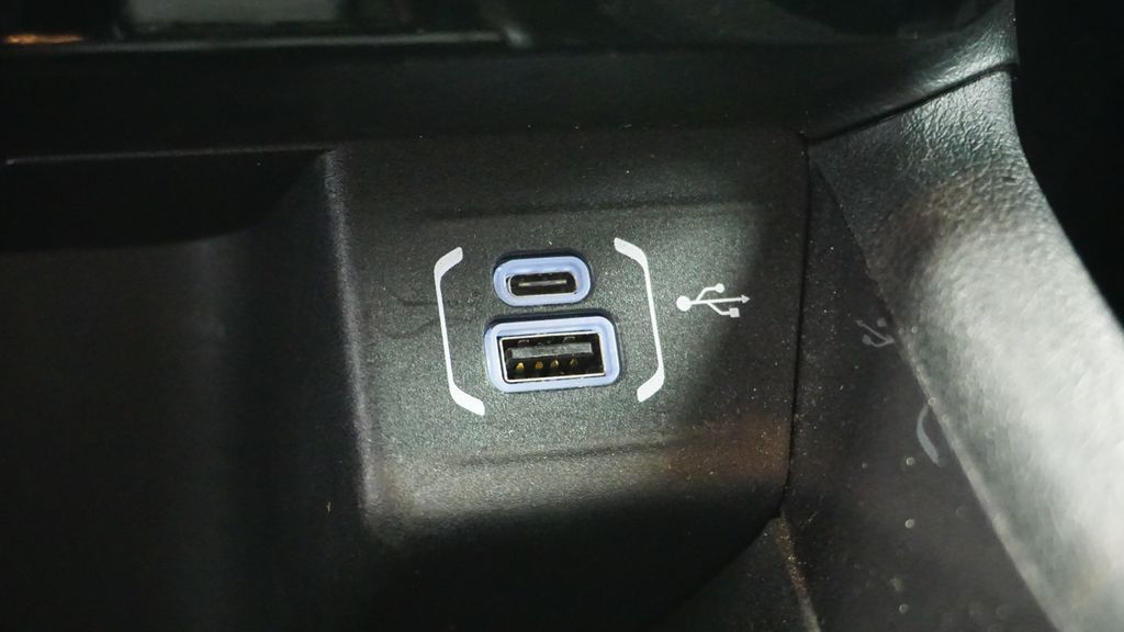 Thumbnail: 2023 Jeep Compass - 28