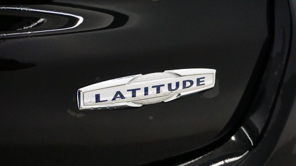 Thumbnail: 2023 Jeep Compass - 22