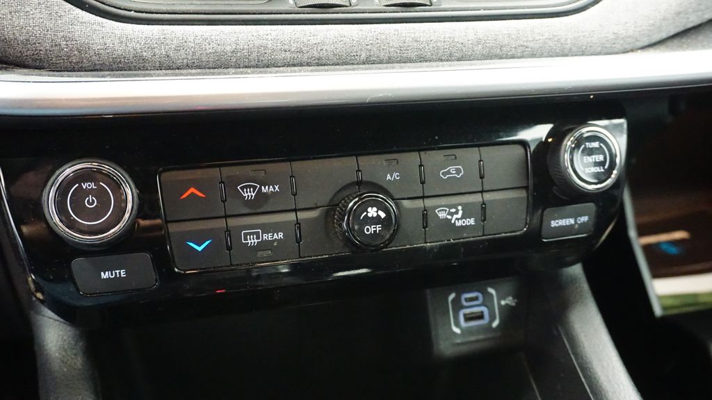 Thumbnail: 2023 Jeep Compass - 29