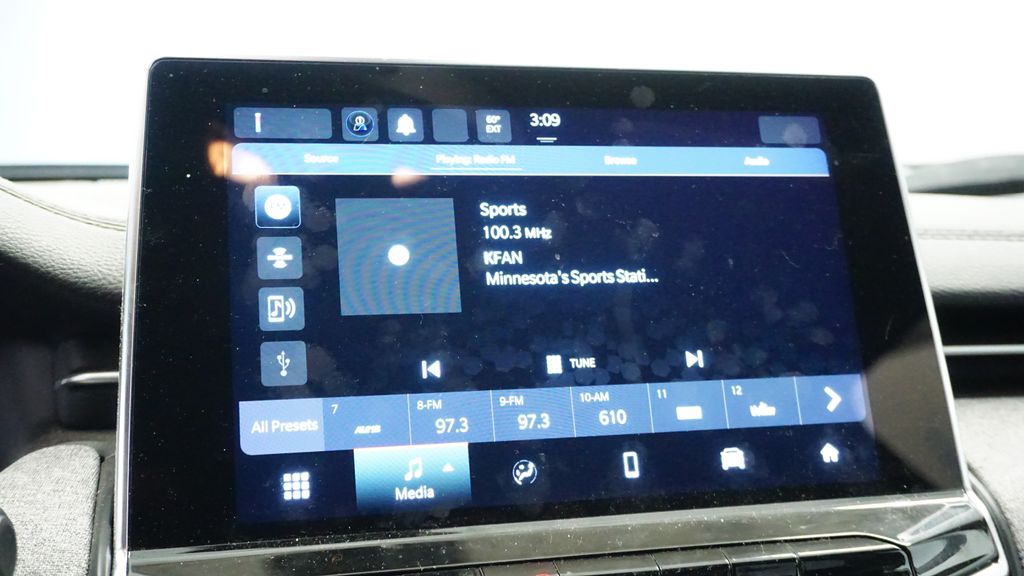 Thumbnail: 2023 Jeep Compass - 12