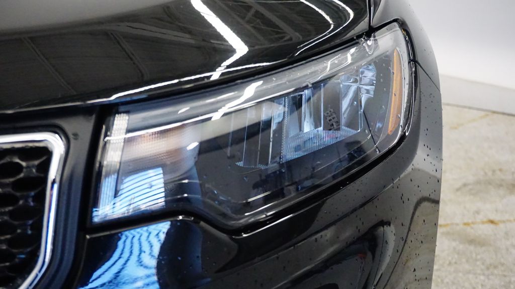 Thumbnail: 2023 Jeep Compass - 20