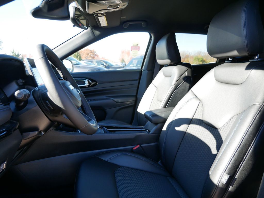 Thumbnail: 2026 Jeep Compass - 34