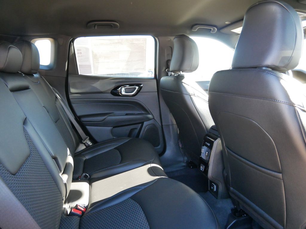 Thumbnail: 2026 Jeep Compass - 11
