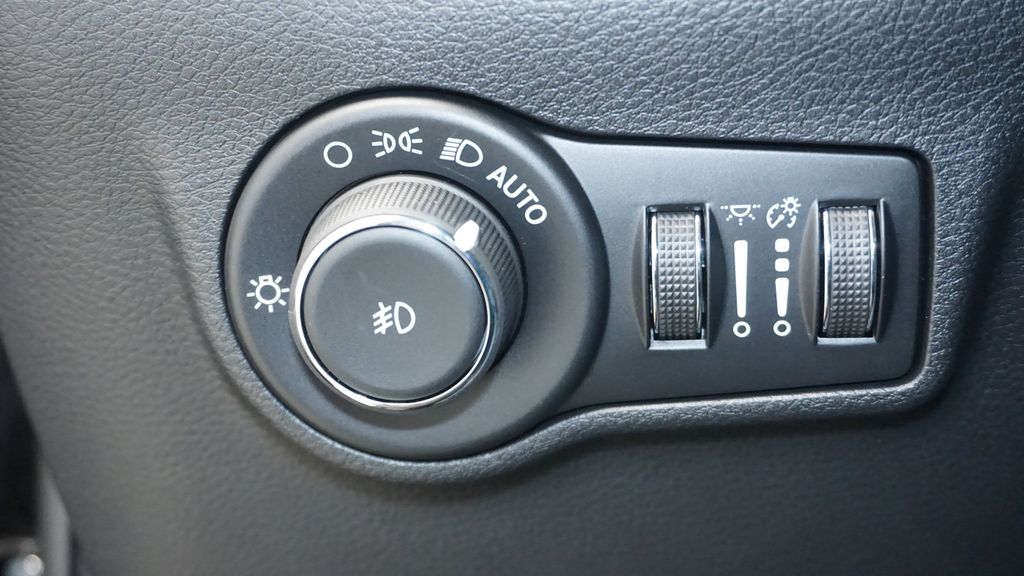 Thumbnail: 2026 Jeep Compass - 34