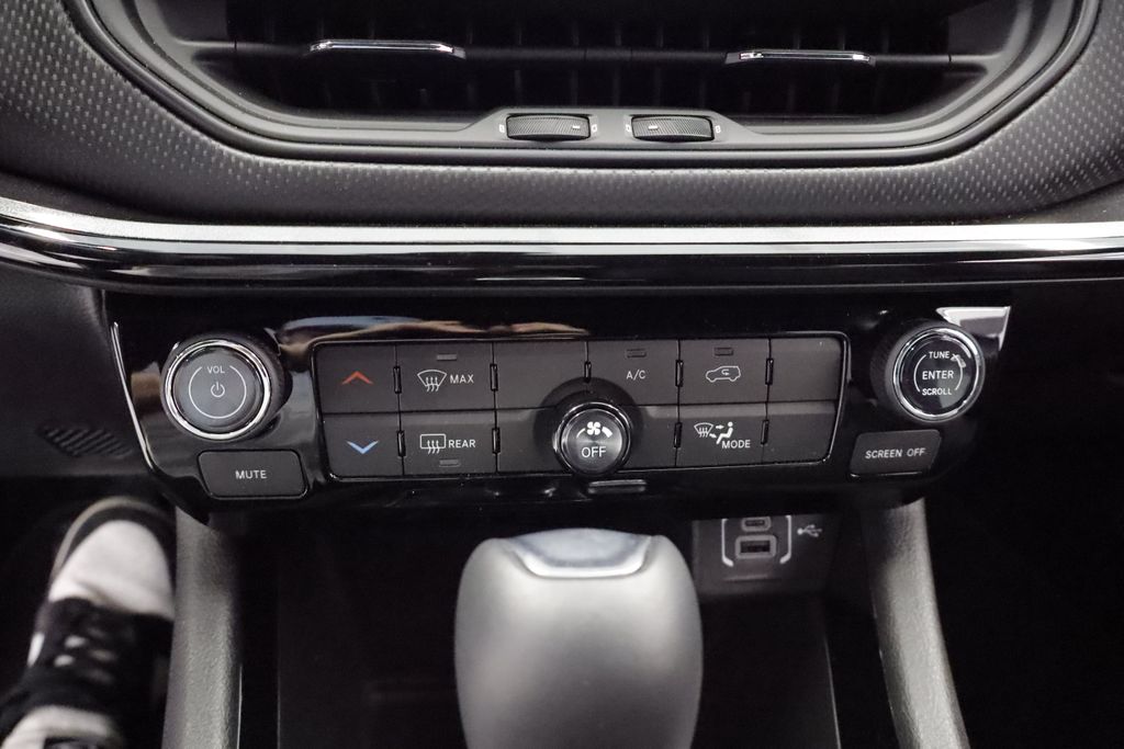 Thumbnail: 2026 Jeep Compass - 22