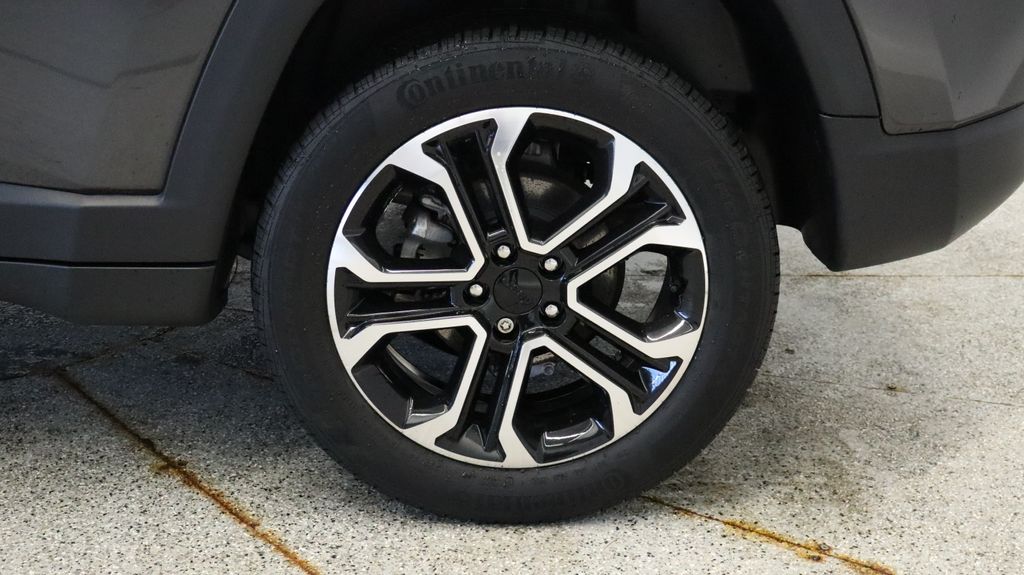 Thumbnail: 2022 Jeep Compass - 24