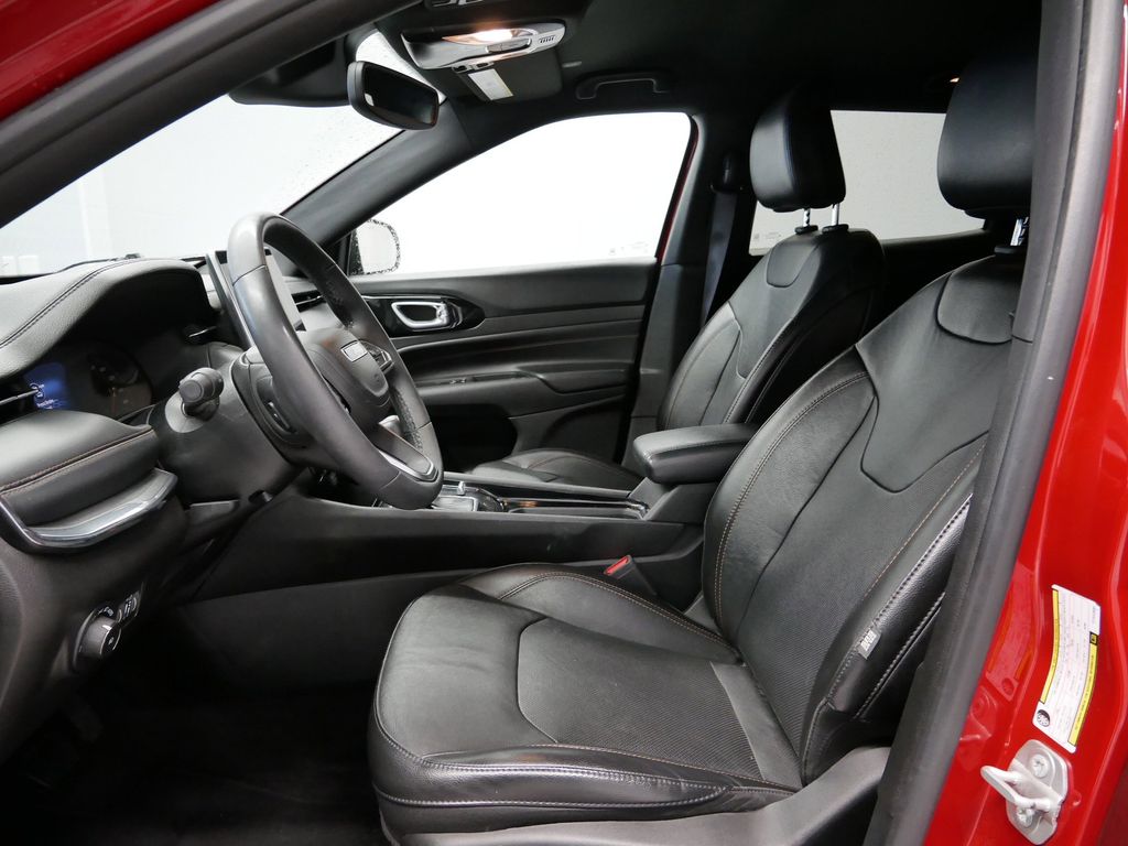 Thumbnail: 2023 Jeep Compass - 9