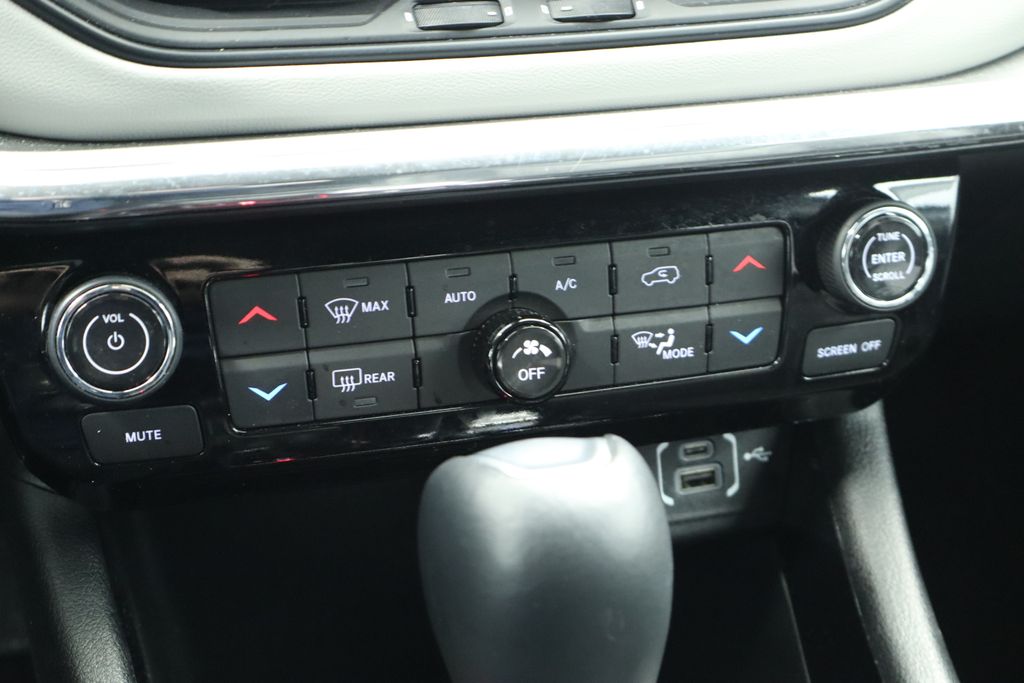 Thumbnail: 2024 Jeep Compass - 42