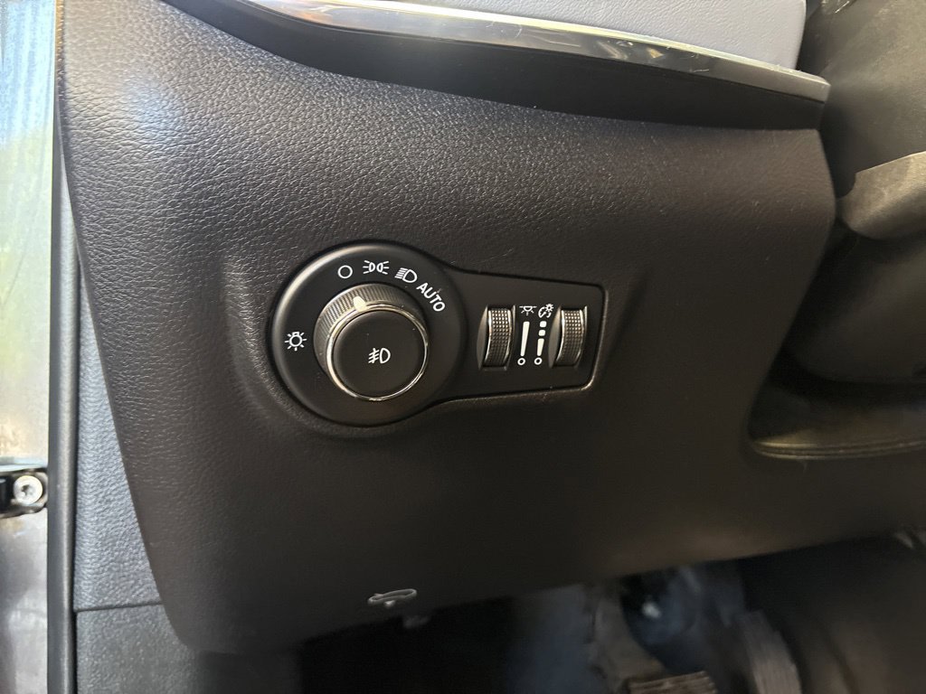 Thumbnail: 2023 Jeep Compass - 23