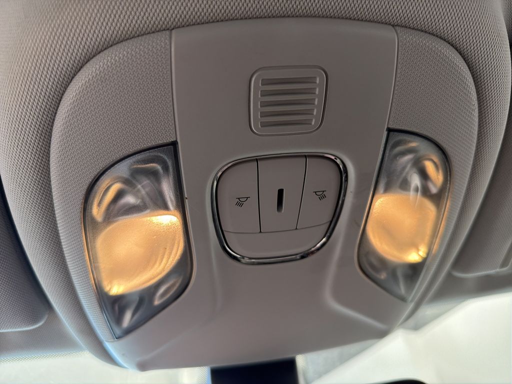 Thumbnail: 2020 Jeep Compass - 17