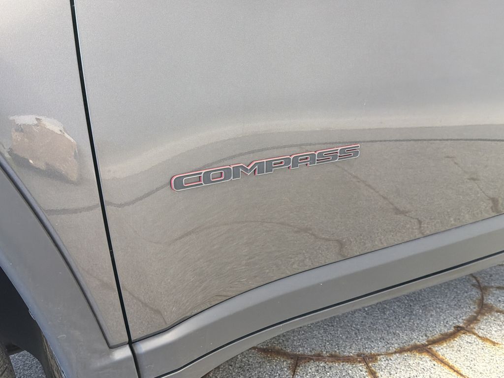 Thumbnail: 2020 Jeep Compass - 18