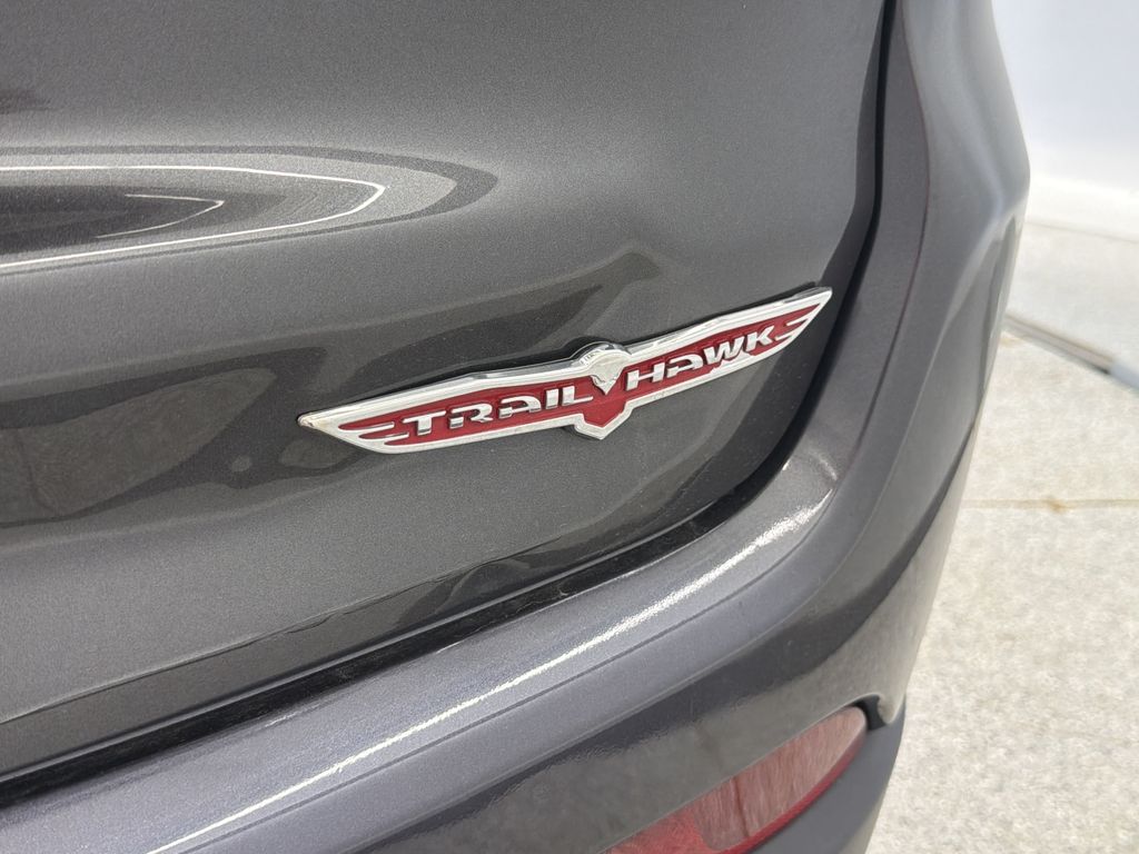 Thumbnail: 2020 Jeep Compass - 23
