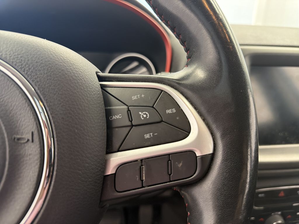 Thumbnail: 2020 Jeep Compass - 15