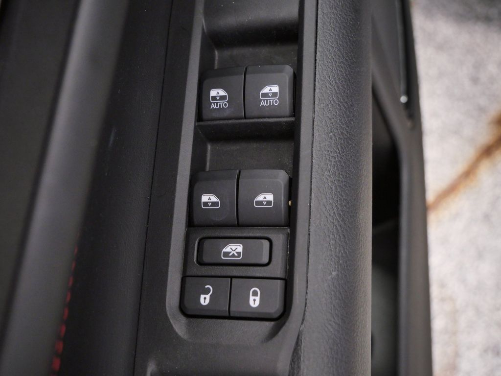 Thumbnail: 2022 Jeep Compass - 20