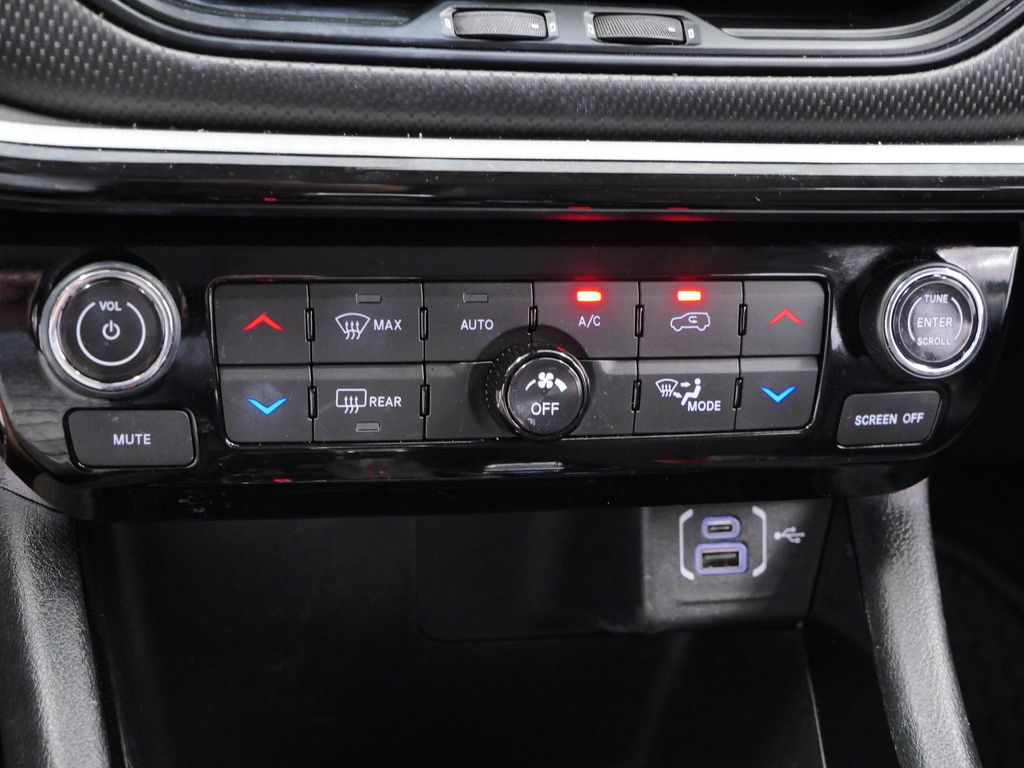 Thumbnail: 2022 Jeep Compass - 25