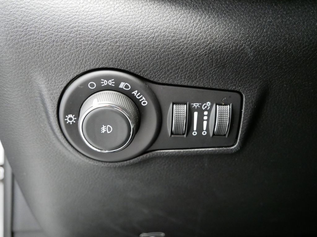 Thumbnail: 2024 Jeep Compass - 26