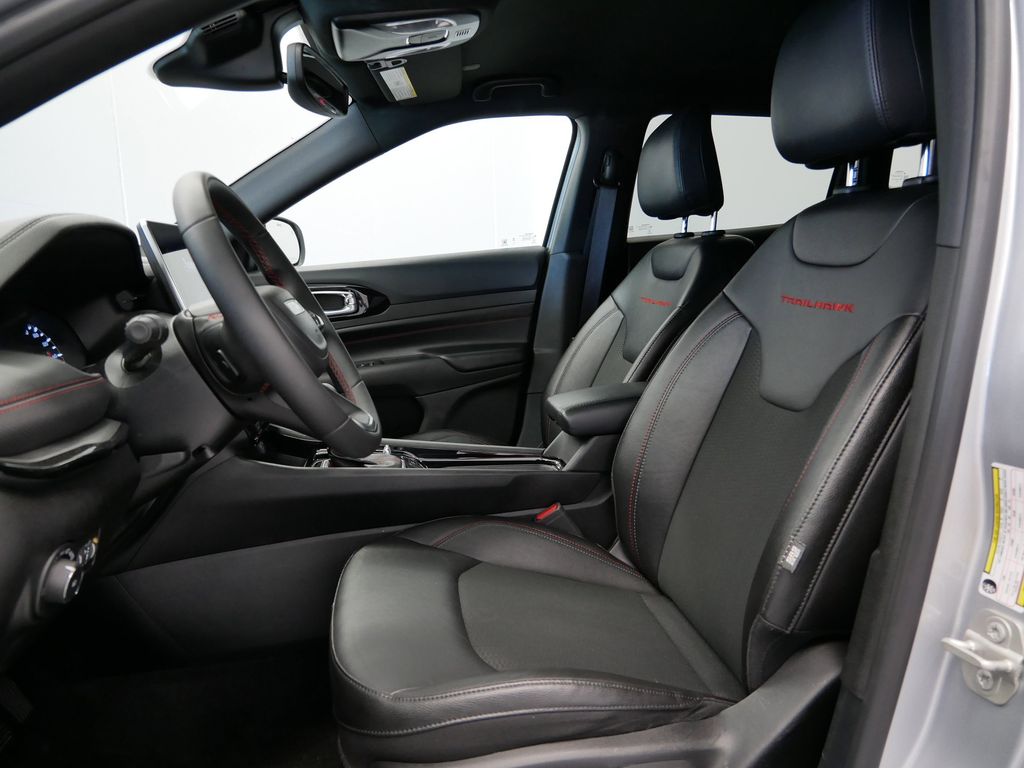 Thumbnail: 2024 Jeep Compass - 8