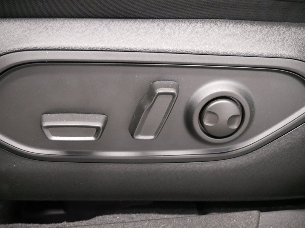 Thumbnail: 2026 Jeep Cherokee - 22