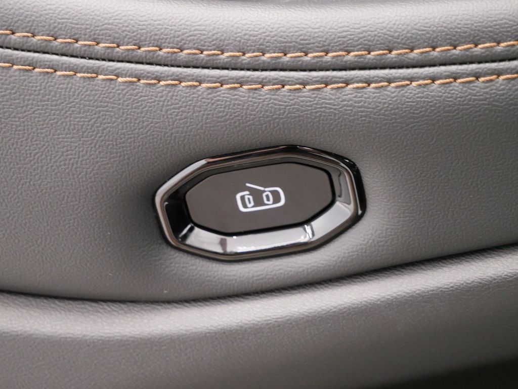 Thumbnail: 2026 Jeep Cherokee - 19