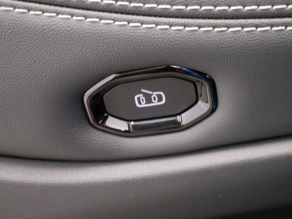 Thumbnail: 2026 Jeep Cherokee - 19