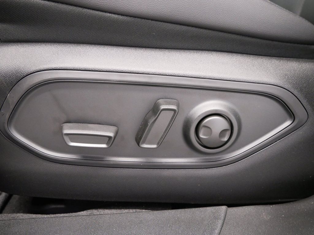 Thumbnail: 2026 Jeep Cherokee - 21