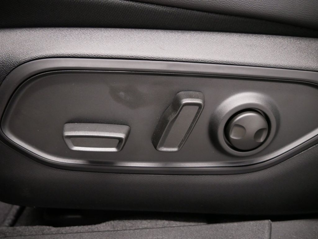 Thumbnail: 2026 Jeep Cherokee - 21