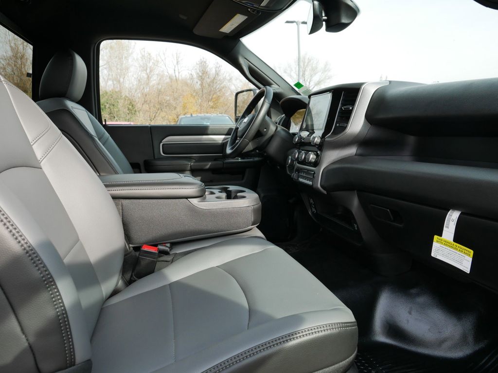 Thumbnail: 2024 RAM 3500 - 10