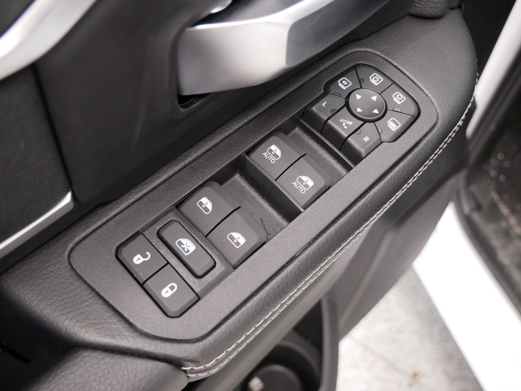 2026 RAM 3500 Big Horn - Photo 19