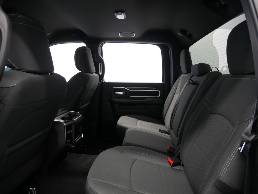 2026 RAM 3500 Big Horn - Photo 10